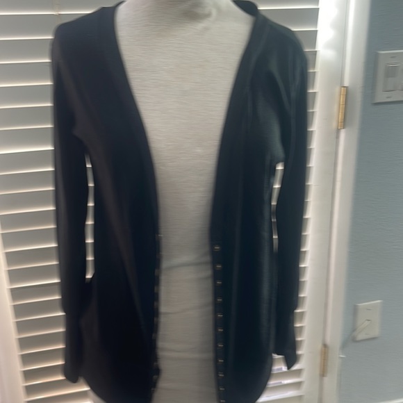 Black snap button sweater/top - Picture 3 of 4